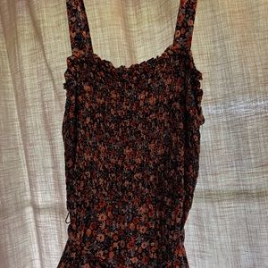 Universal Thread dress. Like new size medium. Smocked top. Midi length.